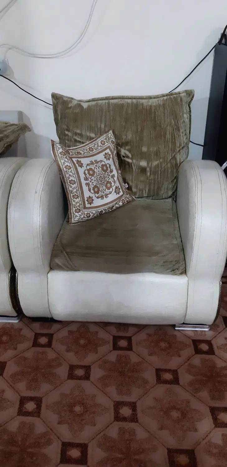 مبل هفت نفره همراه میزو۴تاعسلی|مبلمان خانگی و میز عسلی|کرمانشاه, |دیوار