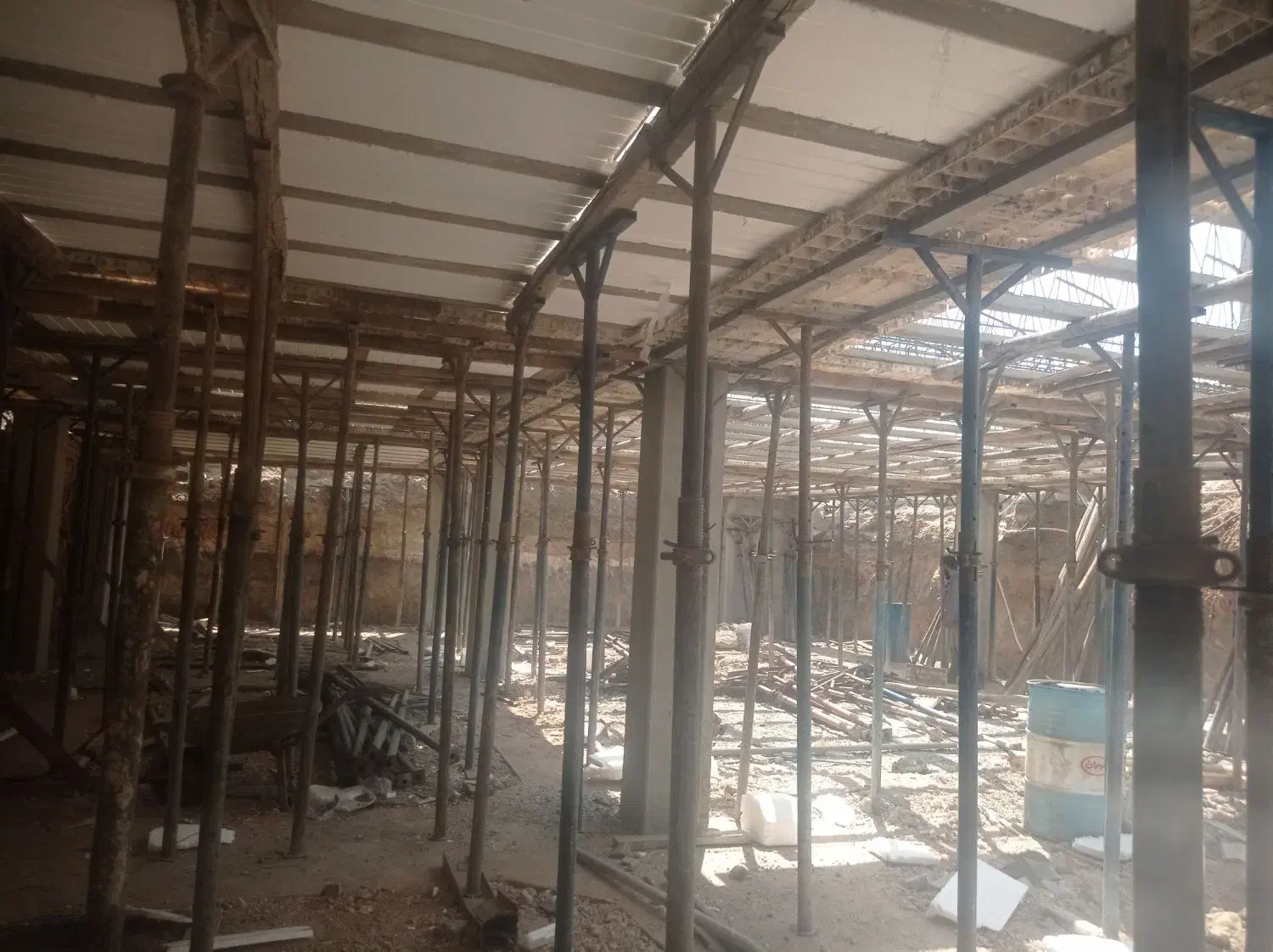 قالب بندی و آرماتوربندی و بتن ریزی|خدمات پیشه و مهارت|خمینی‌شهر, |دیوار