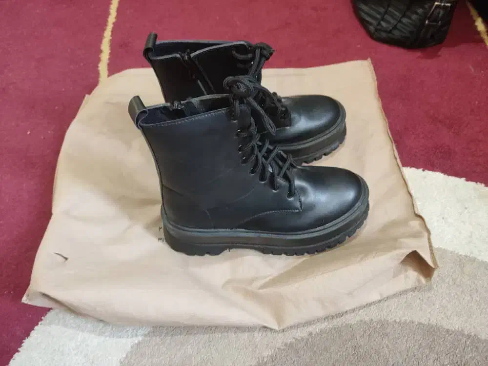 فروش نیم بوت اصل|کیف، کفش، کمربند|شیراز, جوادیه|دیوار