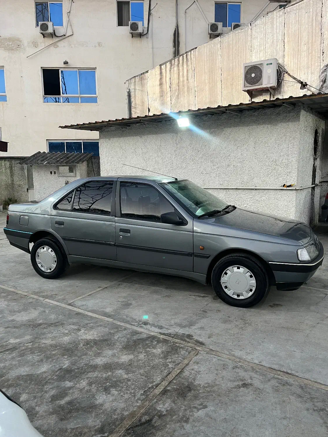 ۴۰۵ مدل ۹۱ داخل کرم خوش قیمت|خودرو سواری و وانت|نوشهر, |دیوار