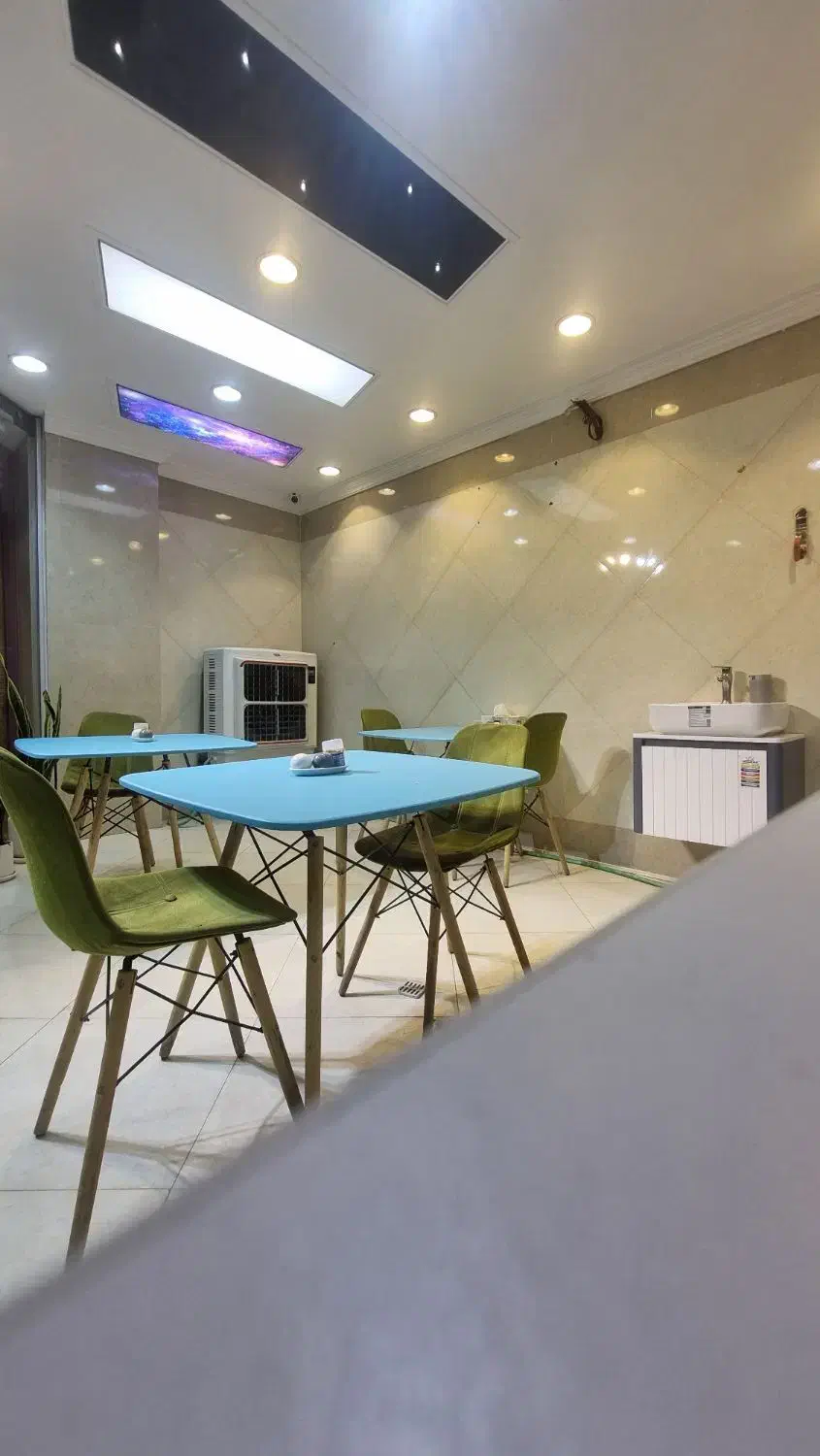 میز صندلی کانتر|کافی‌شاپ و رستوران|قم, سعادتی|دیوار