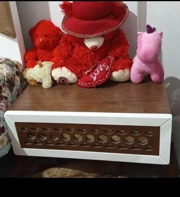 سرویس خواب|تخت و سرویس خواب|بومهن, |دیوار