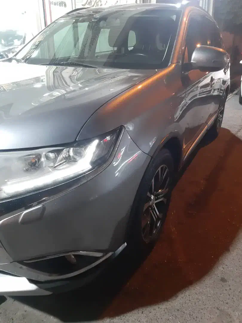 میتسوبیشی اوت لندر ۲۰۱۷ تیپ ۵|خودرو سواری و وانت|تبریز, |دیوار