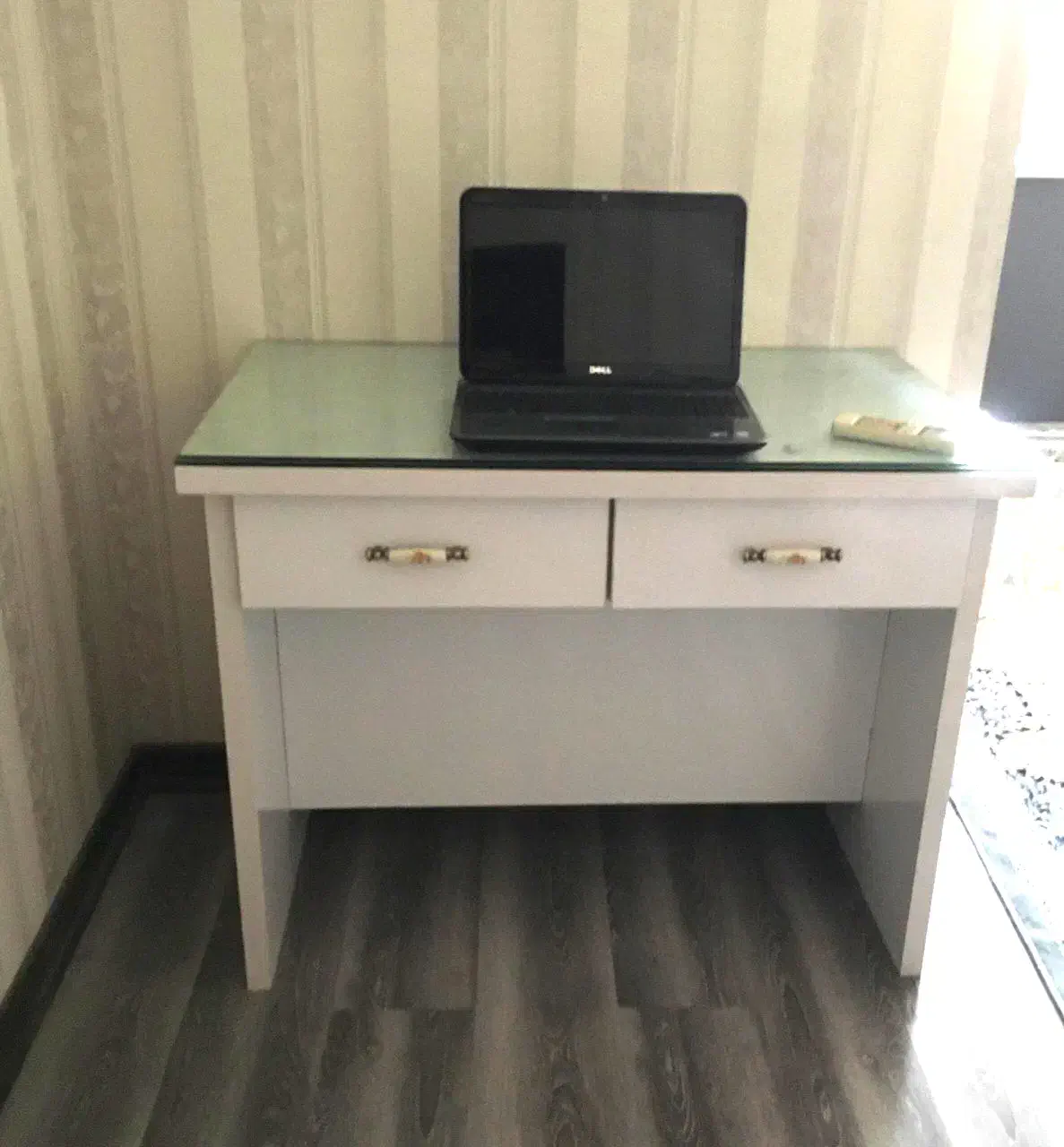 میز نو|میز تحریر و کامپیوتر|یزد, |دیوار