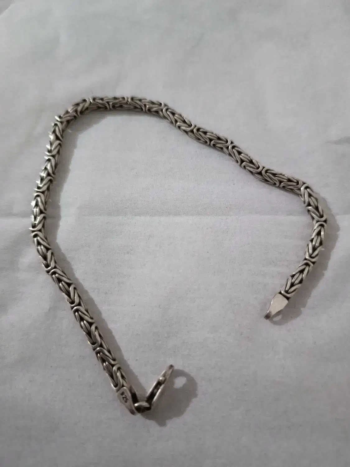 نقره|جواهرات|رباط‌کریم, رباط‌کریم|دیوار