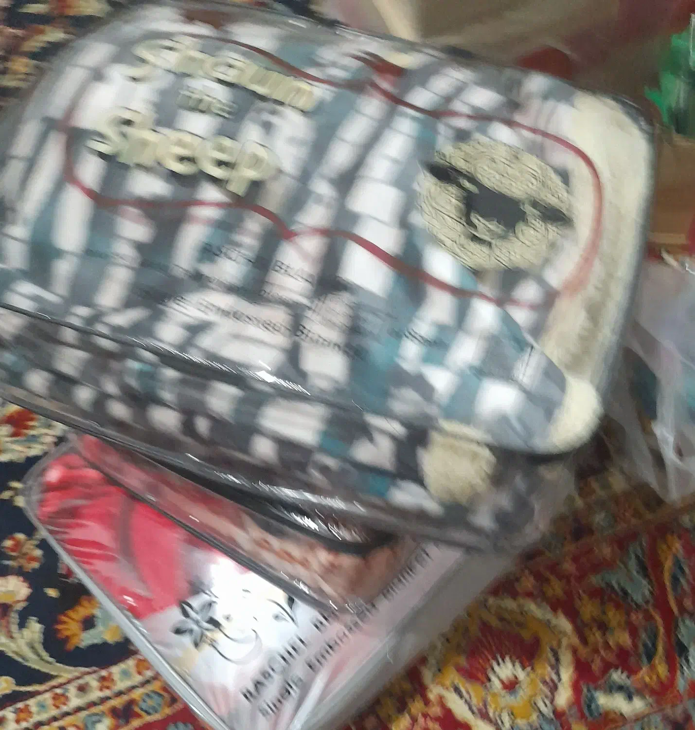 پتووپارچه|رختخواب، بالش، پتو|کنار تخته و کمار, |دیوار