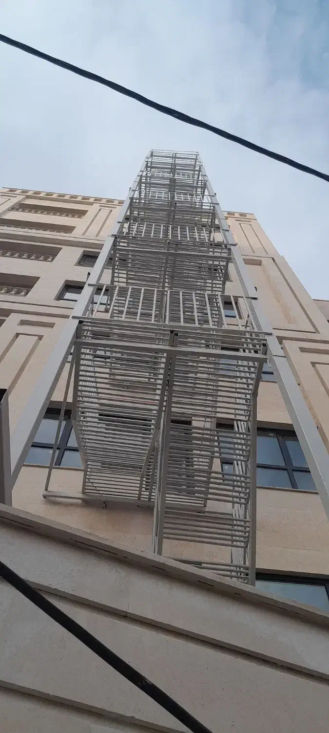 به نیروی جوشکارنیازمندیم|استخدام معماری، عمران و ساختمانی|سبزوار, فرهنگیان|دیوار