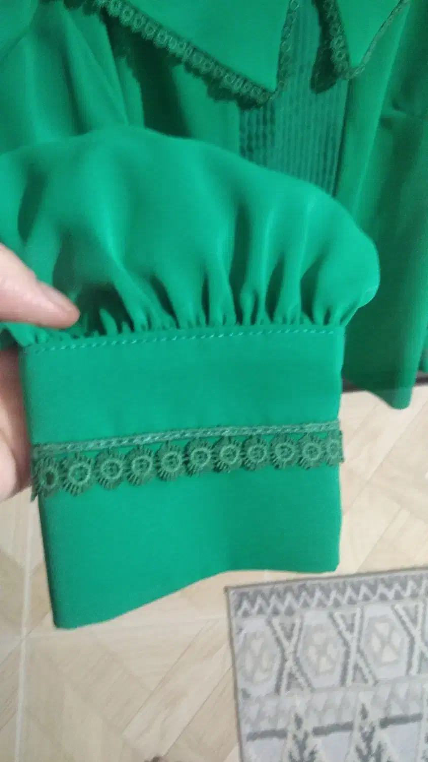 شومیز یلدایی رنگش پر رنگه کمرنگ افتاده|لباس|اندیشه, اندیشه فاز ۳|دیوار