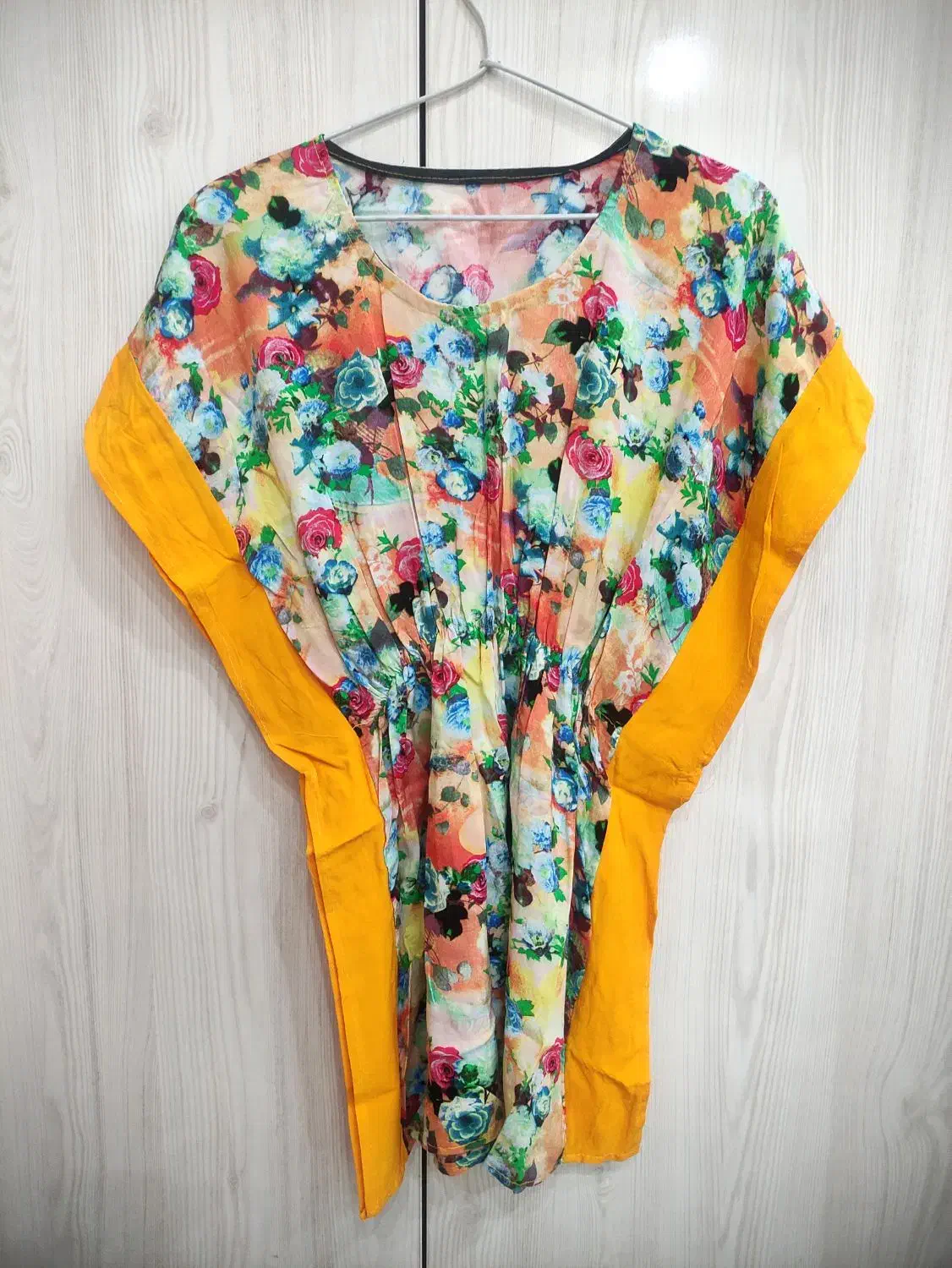 تعدادی مانتو و لباس|لباس|بیرجند, |دیوار