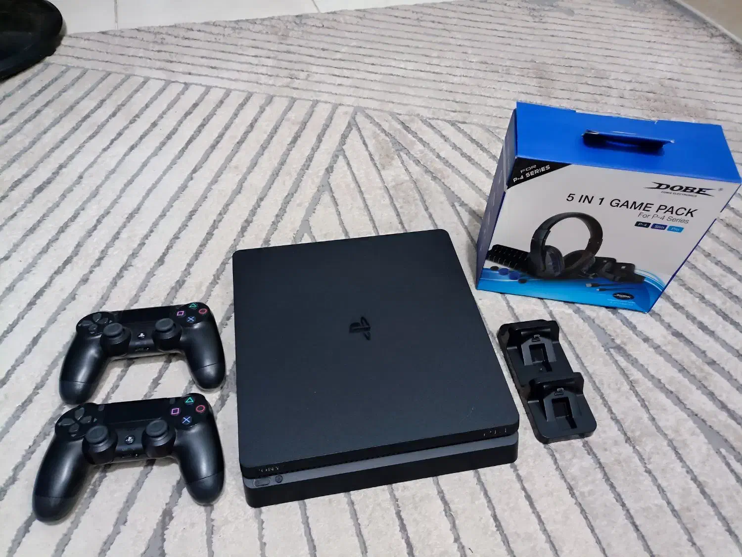 ps4 slim پی اس فور دو دسته|کنسول، بازی ویدئویی و آنلاین|بابل, |دیوار