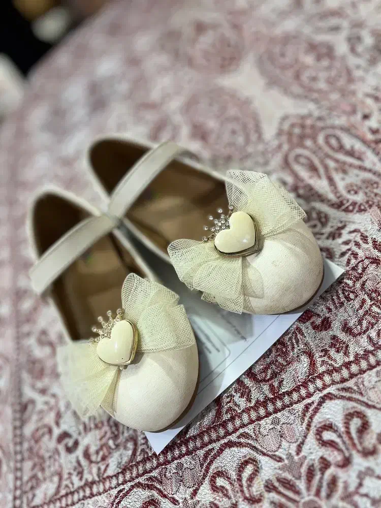 کفش بچگانه|کفش و لباس بچه|ملایر, |دیوار