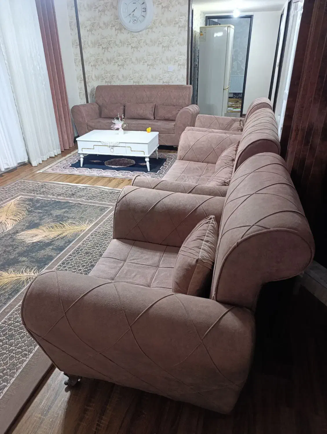مبل ۷ نفره|مبلمان خانگی و میز عسلی|فولادشهر, مسکن مهر فولادشهر|دیوار