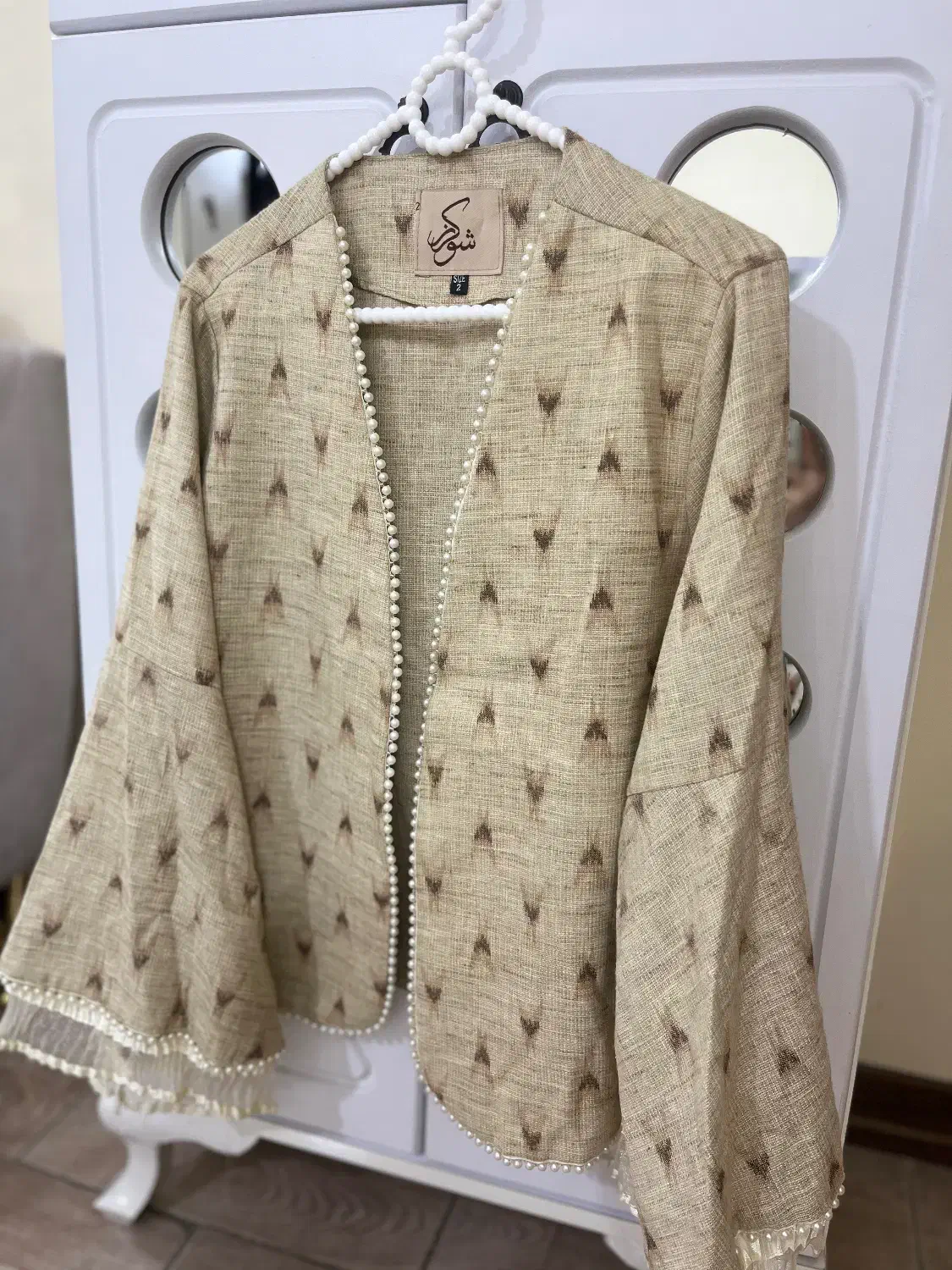 مانتو|لباس|قرچک, مهدیه|دیوار