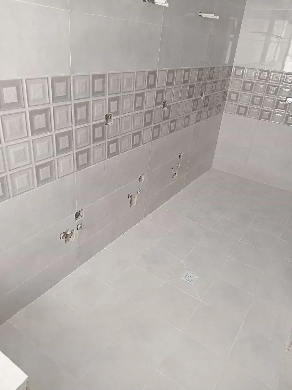 کاشی کاری و تخریب|خدمات پیشه و مهارت|رشت, احمد گوراب|دیوار