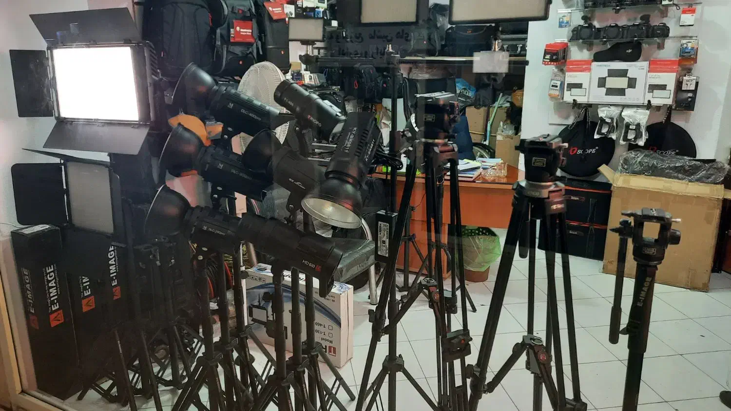 دوربین عکاسی و لوازم جانبی و قطعات دوربین تجهیزات|دوربین عکاسی و فیلم‌برداری|مشهد, الهیه|دیوار