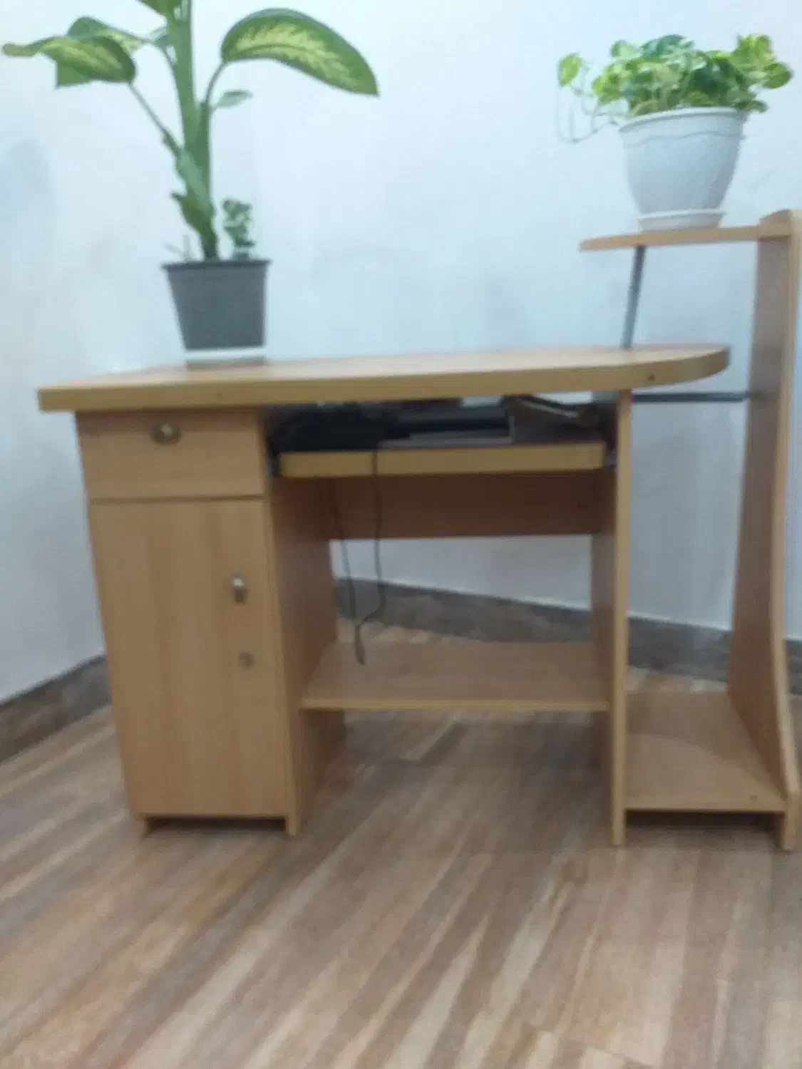 میز کامپیوتر|میز تحریر و کامپیوتر|لاهیجان, بوجایه|دیوار