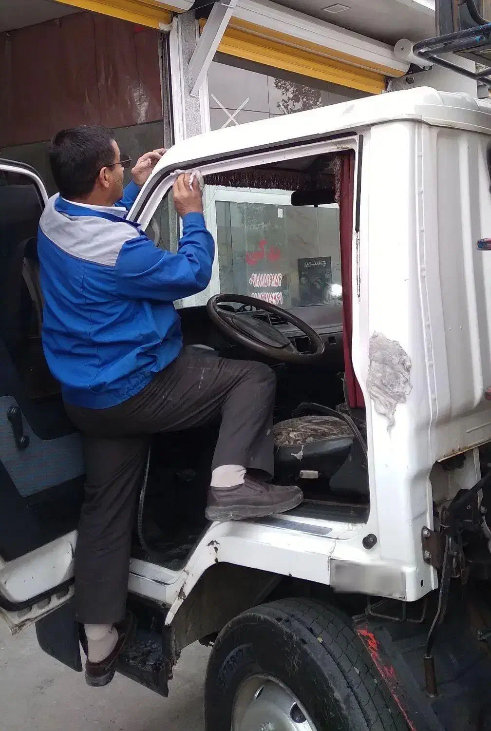 هیوندامدل۸۸ بیرنگ موتور بزرگ عروسک|خودرو سنگین|بروجرد, |دیوار