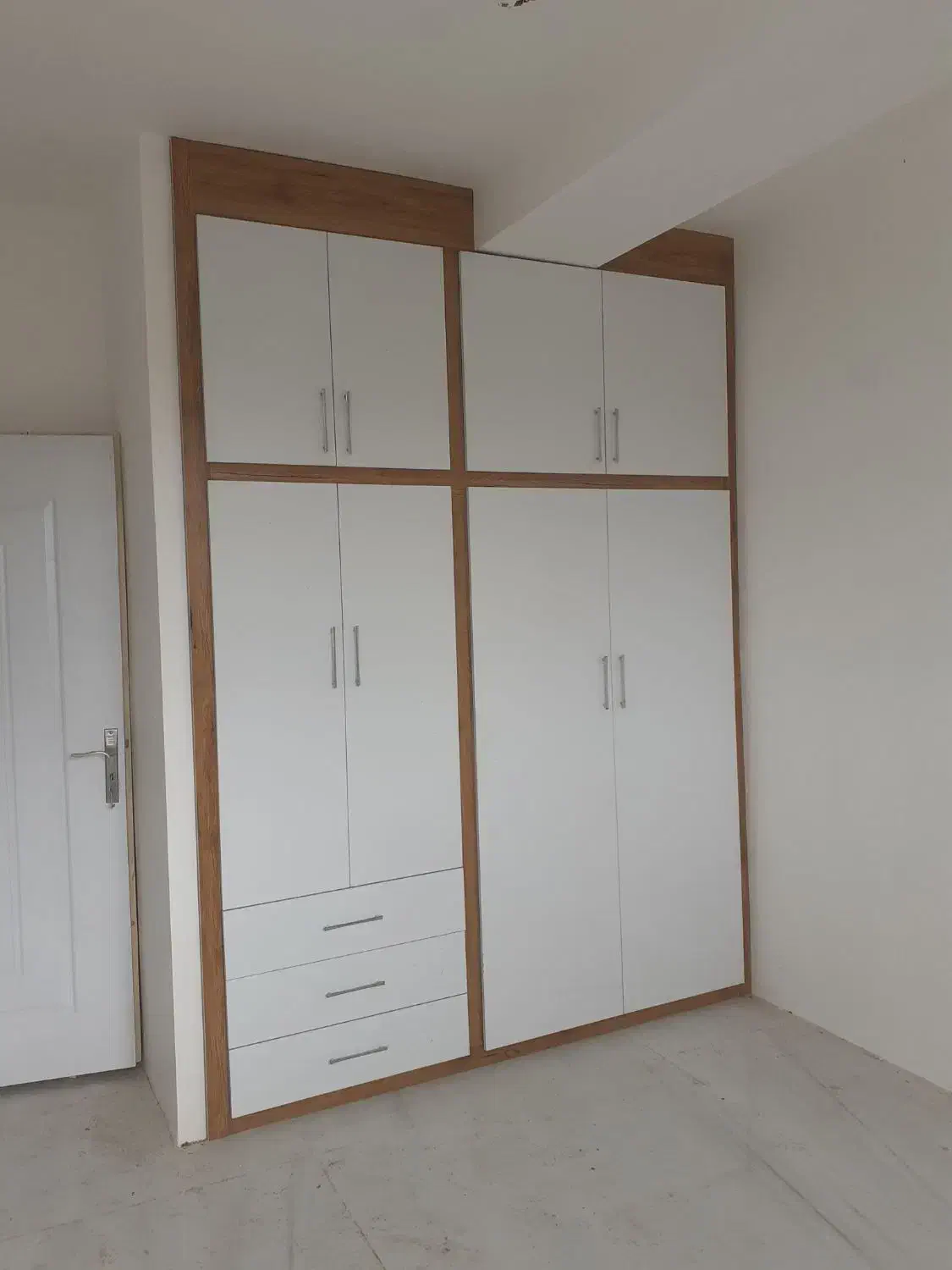 تعمیر ات وساخت انواع درب چوبی وکابینت وغیره|خدمات پیشه و مهارت|بجنورد, |دیوار