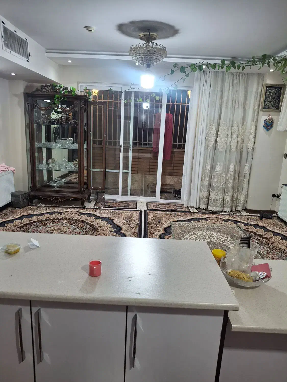 آپارتمان۸۵متر/۲خواب/خ پروین/ط اول ۳بر نور،جنوبی|فروش آپارتمان|اصفهان, پروین|دیوار