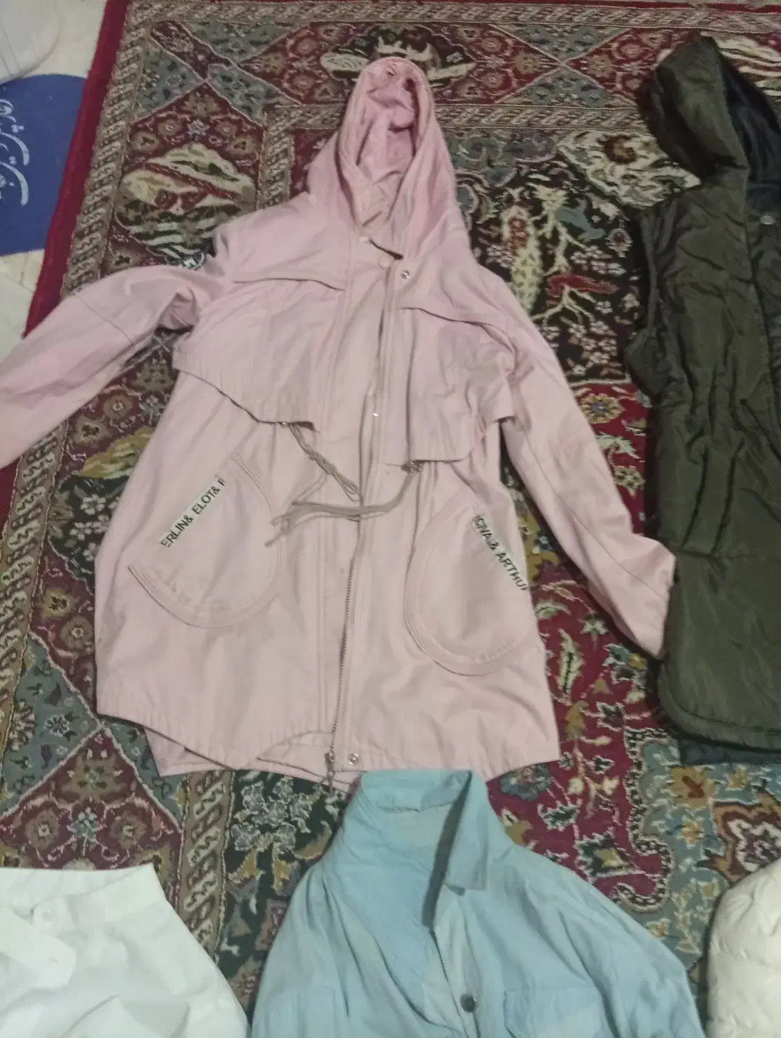 تعدادی لباس وکاپشن به قیمت 800 فقط|لباس|رشت, جهاد|دیوار