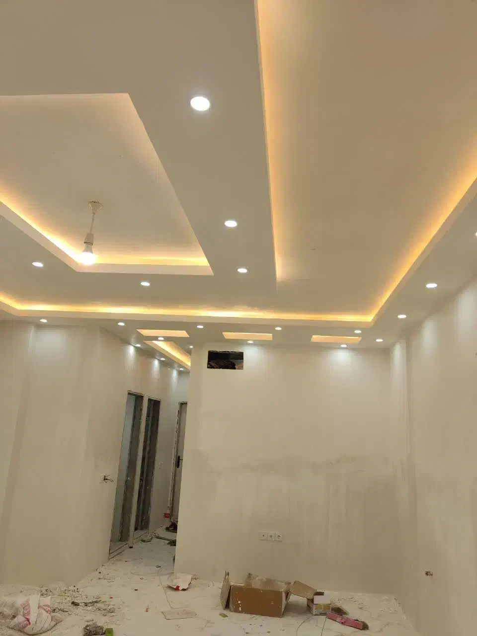 برقکار سیم کش رفع اتصالی سیم کشی هالوژن نورمخفی|خدمات پیشه و مهارت|مشهد, پنجتن|دیوار