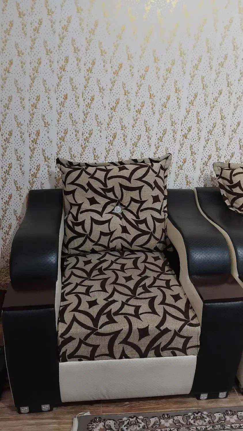 مبل راحتی بدون فرو رفتگی فوم ها، جنس محکم|مبلمان خانگی و میز عسلی|نهاوند, |دیوار