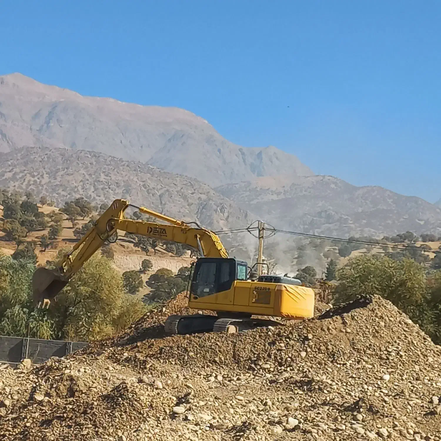 بیل مکانیکی زنجیری ۲۲۰|خدمات حمل و نقل|یاسوج, |دیوار