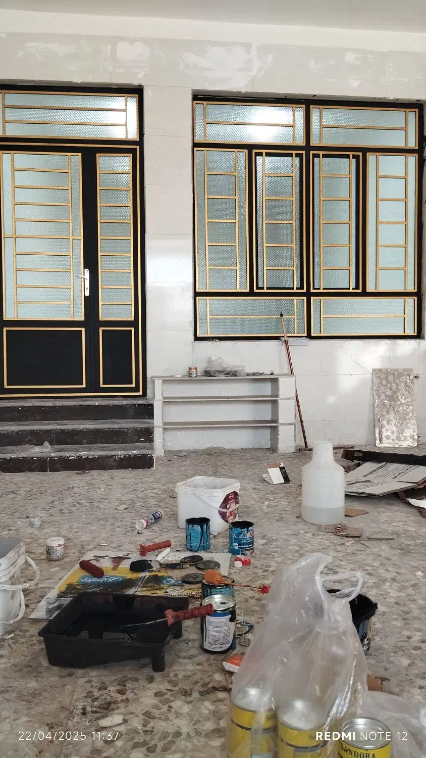 رنگ آمیزی انواع درب و پنجره و ساختمان قیمت مناسب|خدمات پیشه و مهارت|دزفول, |دیوار