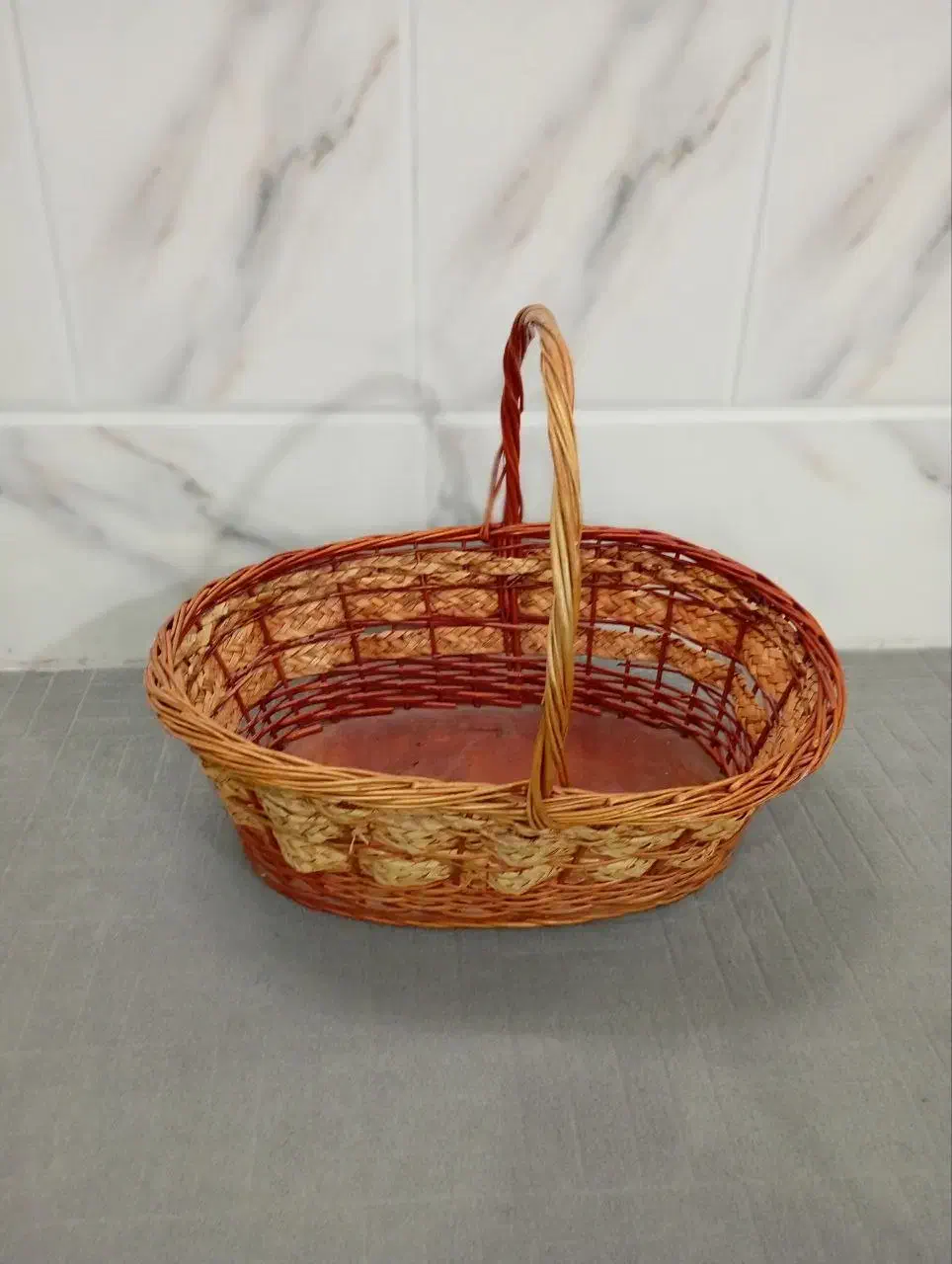 سبد حصیری|صنایع دستی و سایر لوازم تزئینی|قم, قلعه کامکار|دیوار