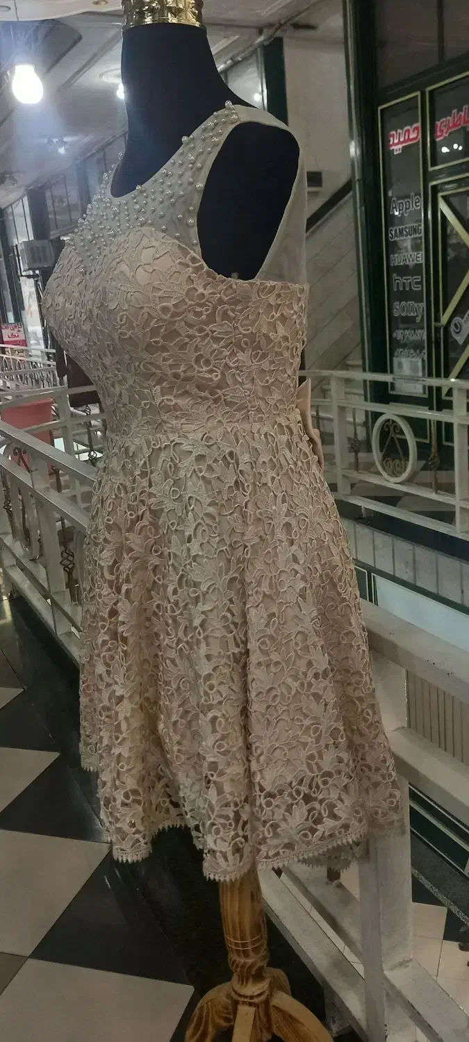 لباس مجلسی|لباس|هشتگرد, مدرس|دیوار