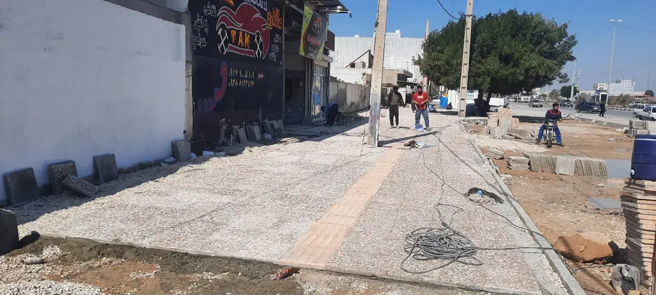 جذب استادکار کفپوش بتنی پیاده رو و سنگ جدول|استخدام معماری، عمران و ساختمانی|برازجان, |دیوار