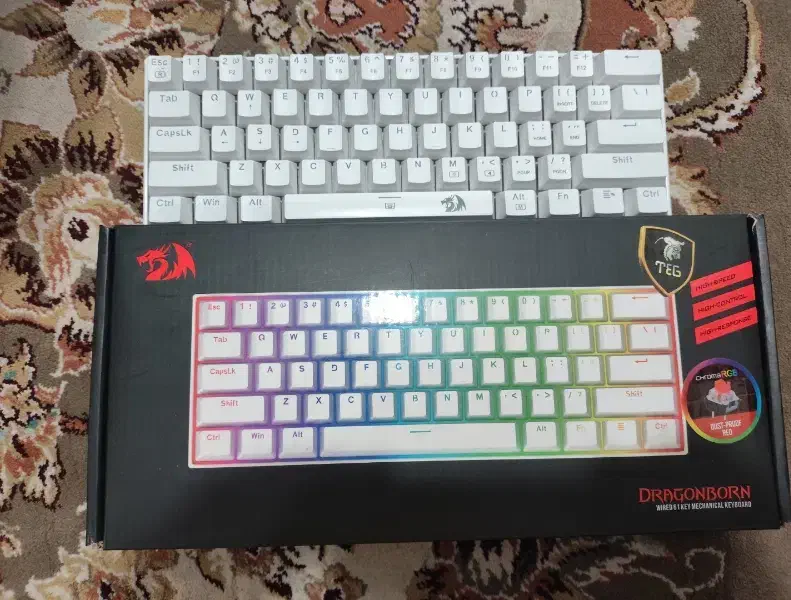 دوستان ما یک کیبورد میکانیکال داریم|قطعات و لوازم جانبی رایانه|قم, حنیف نژاد|دیوار