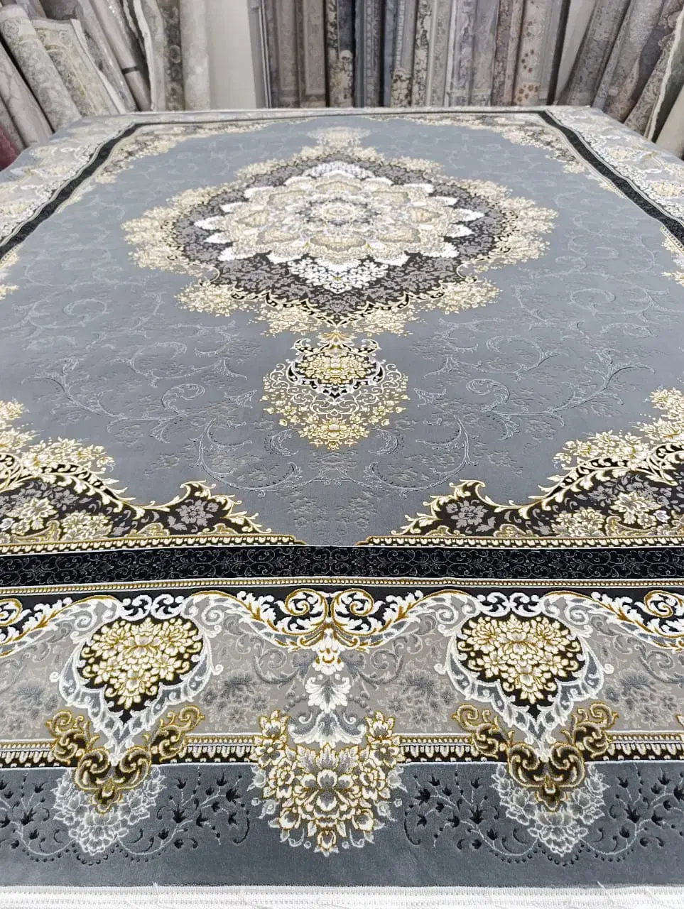 فرش در حد نو از دومیلیون آکبنداز 4میلیون به بالا|فرش|شیراز, فرهنگیان|دیوار