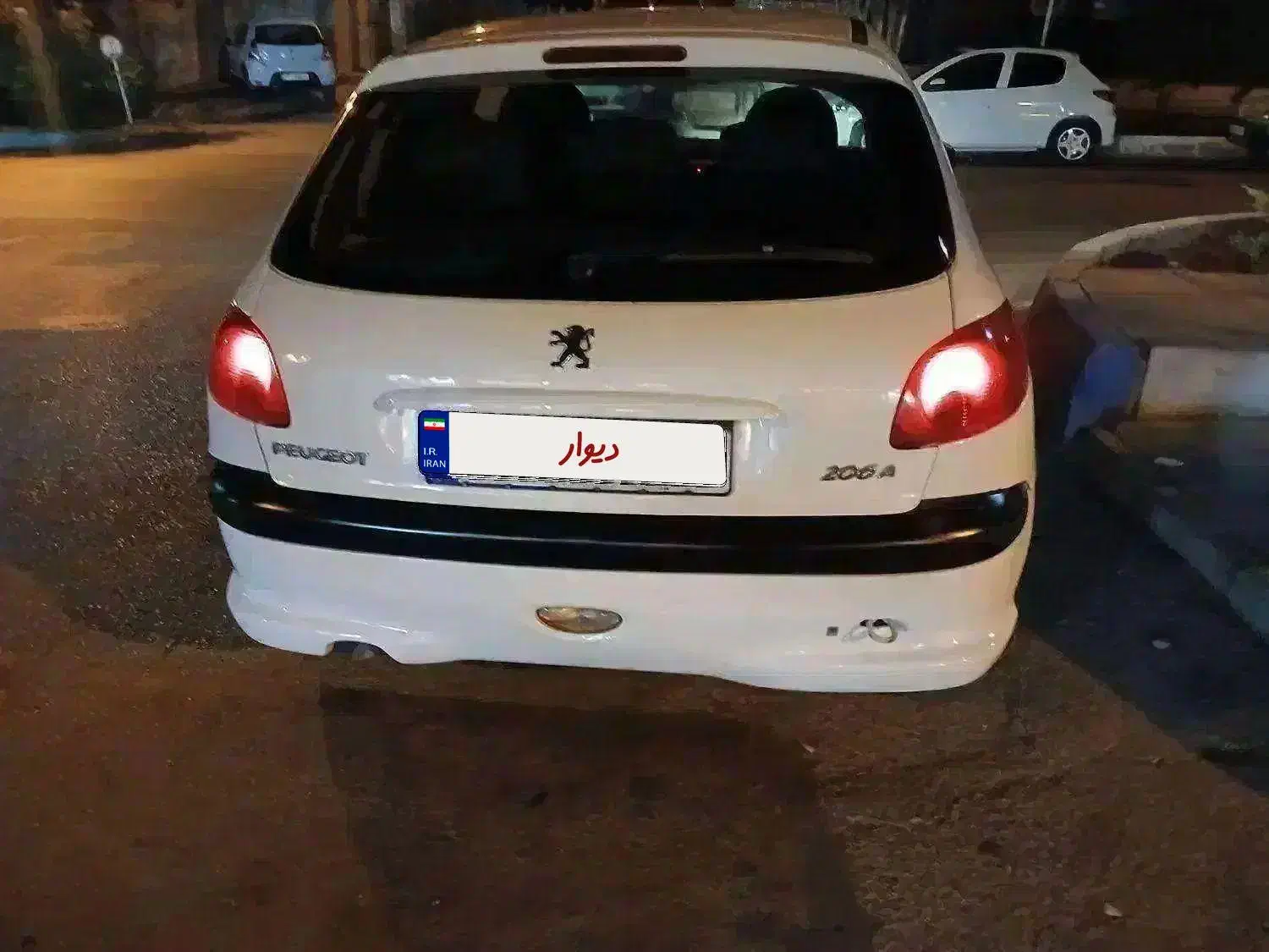 پژو ۲۰۶ تیپ ۶ اتومات ۸۹، بدون نقص فروش فوری|خودرو سواری و وانت|اصفهان, آبشار|دیوار