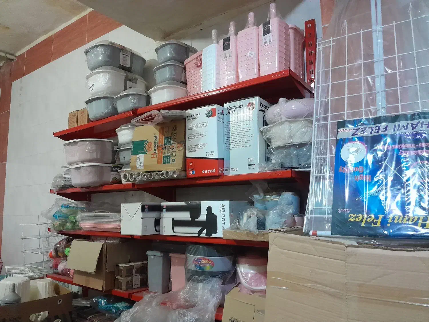 واگذاری ظروف پلاستیکی و روحی یکجا|ظروف نگهدارنده، پلاستیکی، یک‌بارمصرف|قم, صفائیه|دیوار