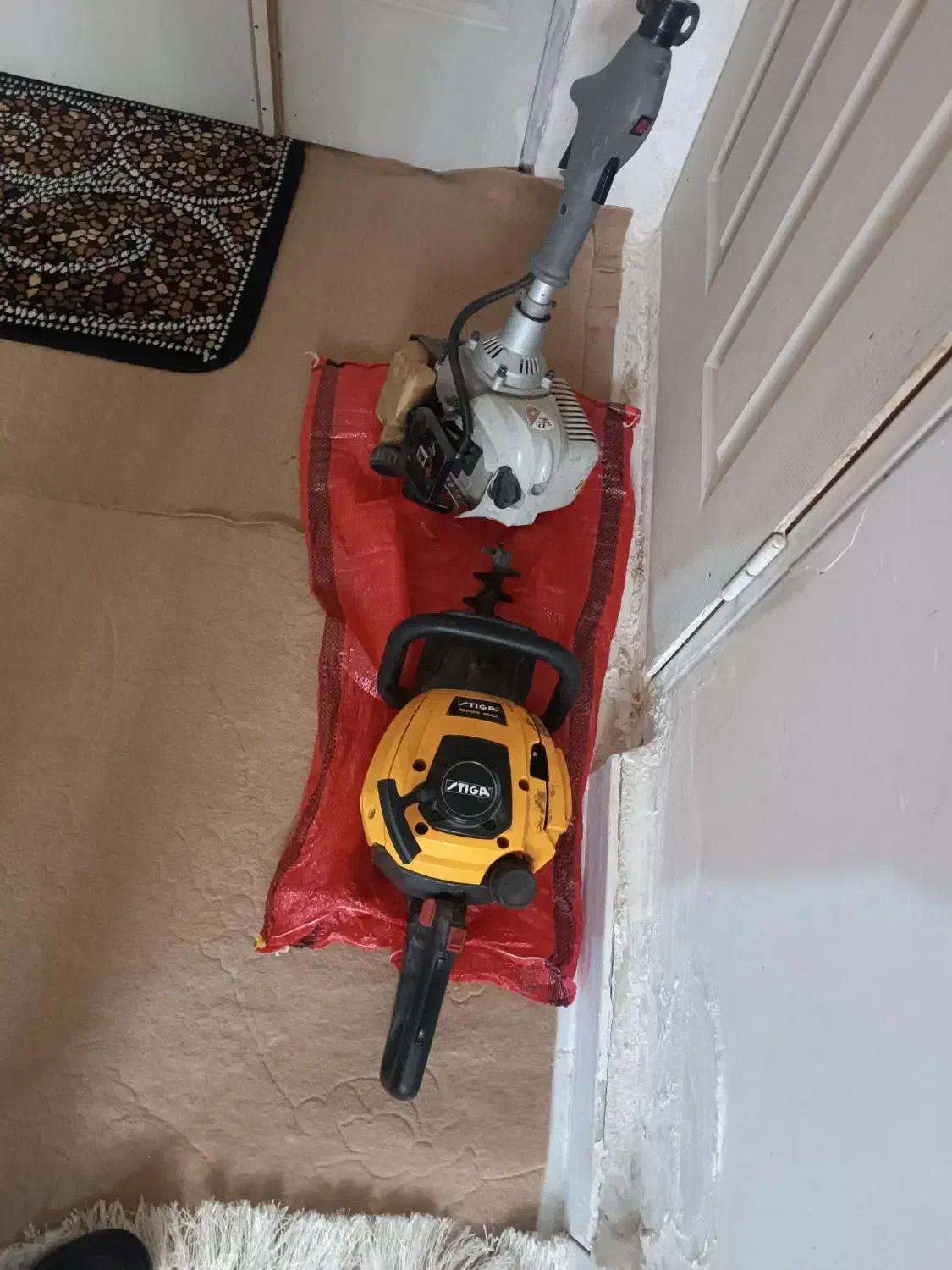 ابزار باغبانی کشاورزی|ابزارآلات|اسکو, |دیوار