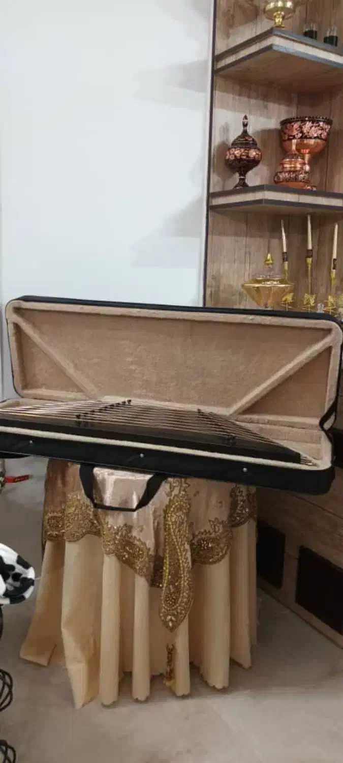 سنتور استاد صادقی|سازهای سنتی|اصفهان, ردان|دیوار