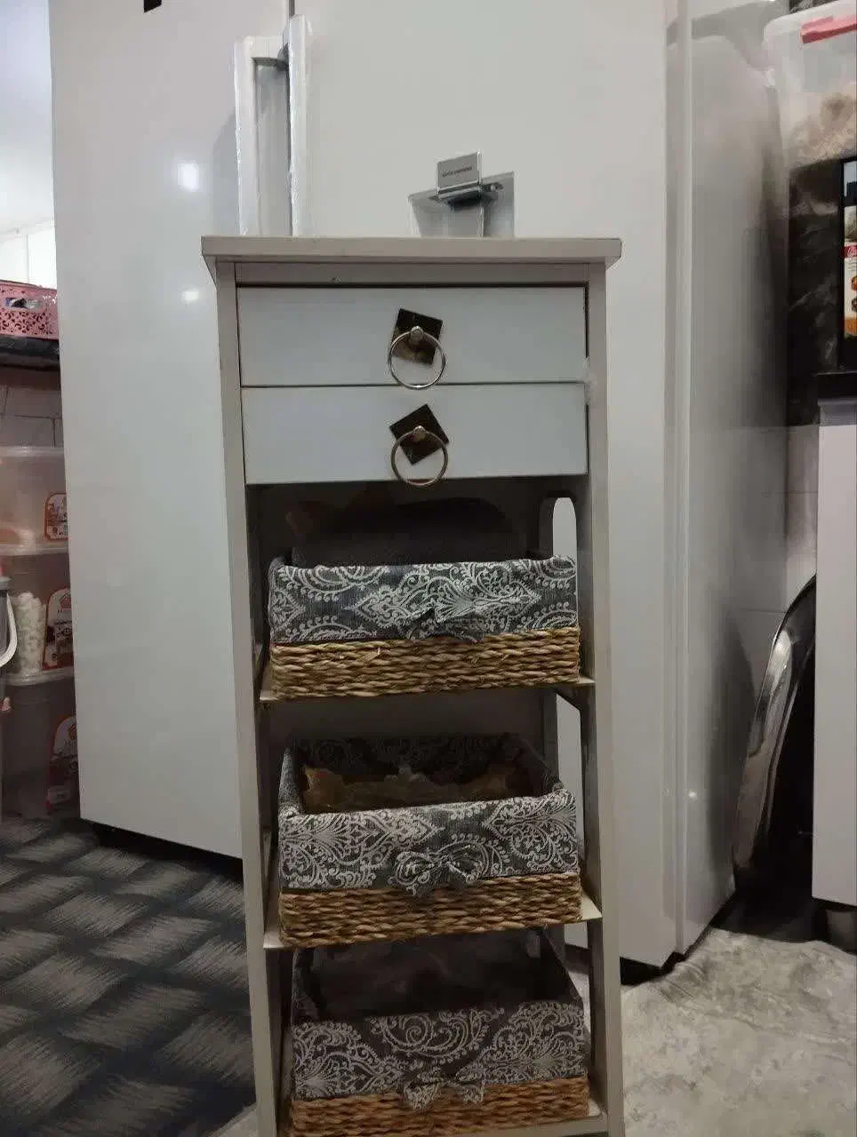 جا سیب زمینی و پیاز|مبلمان خانگی و میز عسلی|قم, قلعه کامکار|دیوار