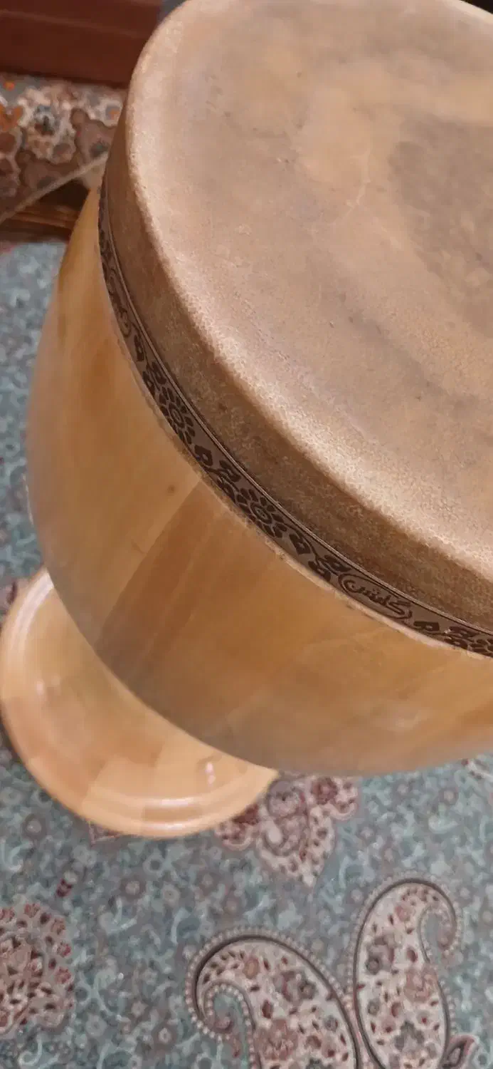 تنبک گلشن|سازهای سنتی|خرمآباد, |دیوار