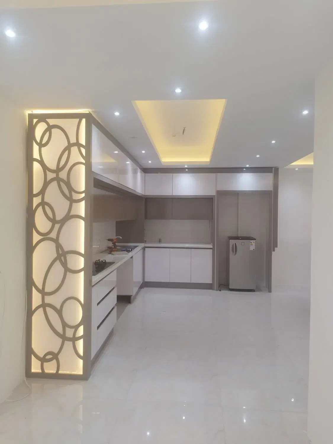 نصاب حرفه ای کابینت و کمد دیواری|خدمات پیشه و مهارت|اردبیل, |دیوار