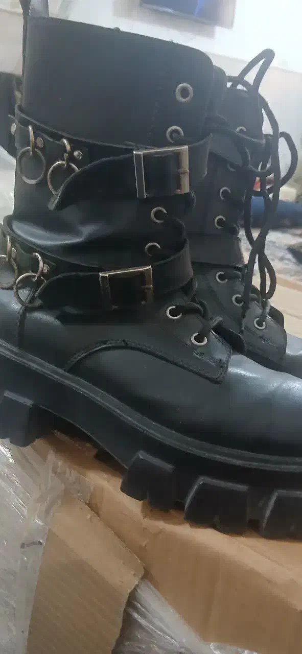 بوت|کیف، کفش، کمربند|قم, صفائیه|دیوار