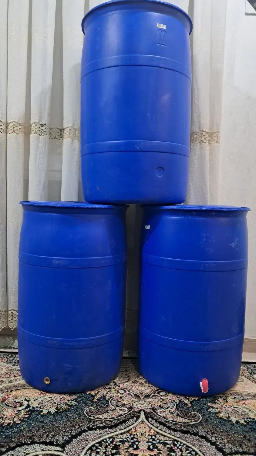 دبه های شیردار|ظروف نگهدارنده، پلاستیکی، یک‌بارمصرف|ایلام, |دیوار