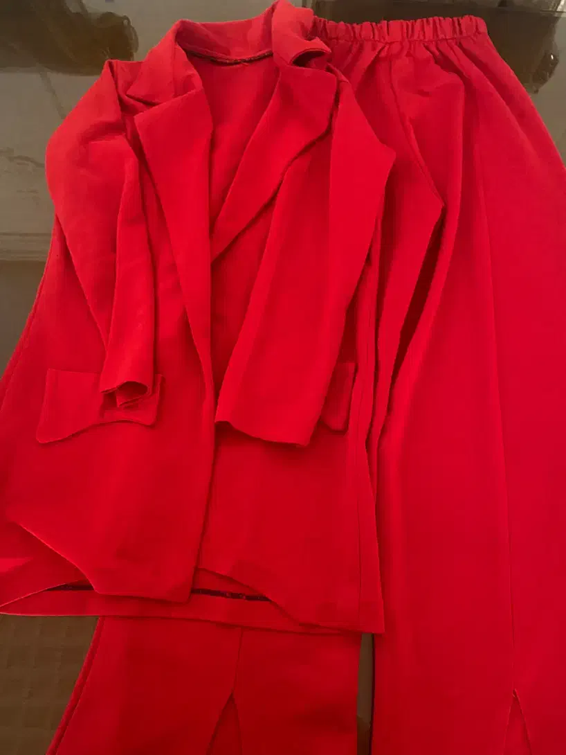 لباس|لباس|پارس‌آباد, |دیوار