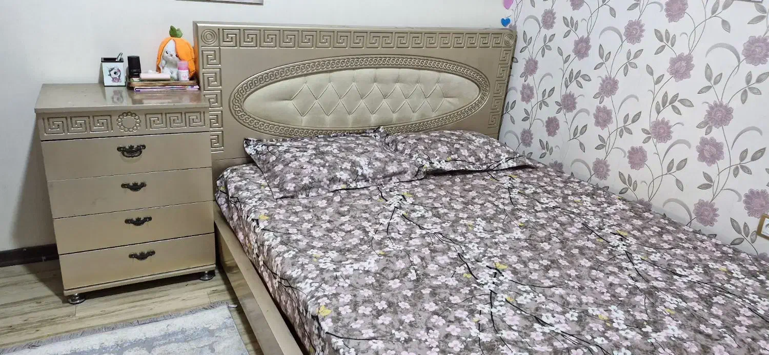 تخت دونفره به همراه پاتختی و دراور|تخت و سرویس خواب|ماهدشت, |دیوار