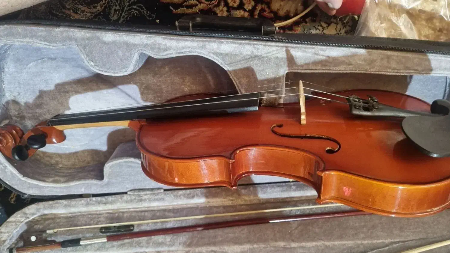 ویالن|ویولن|برخوار, |دیوار