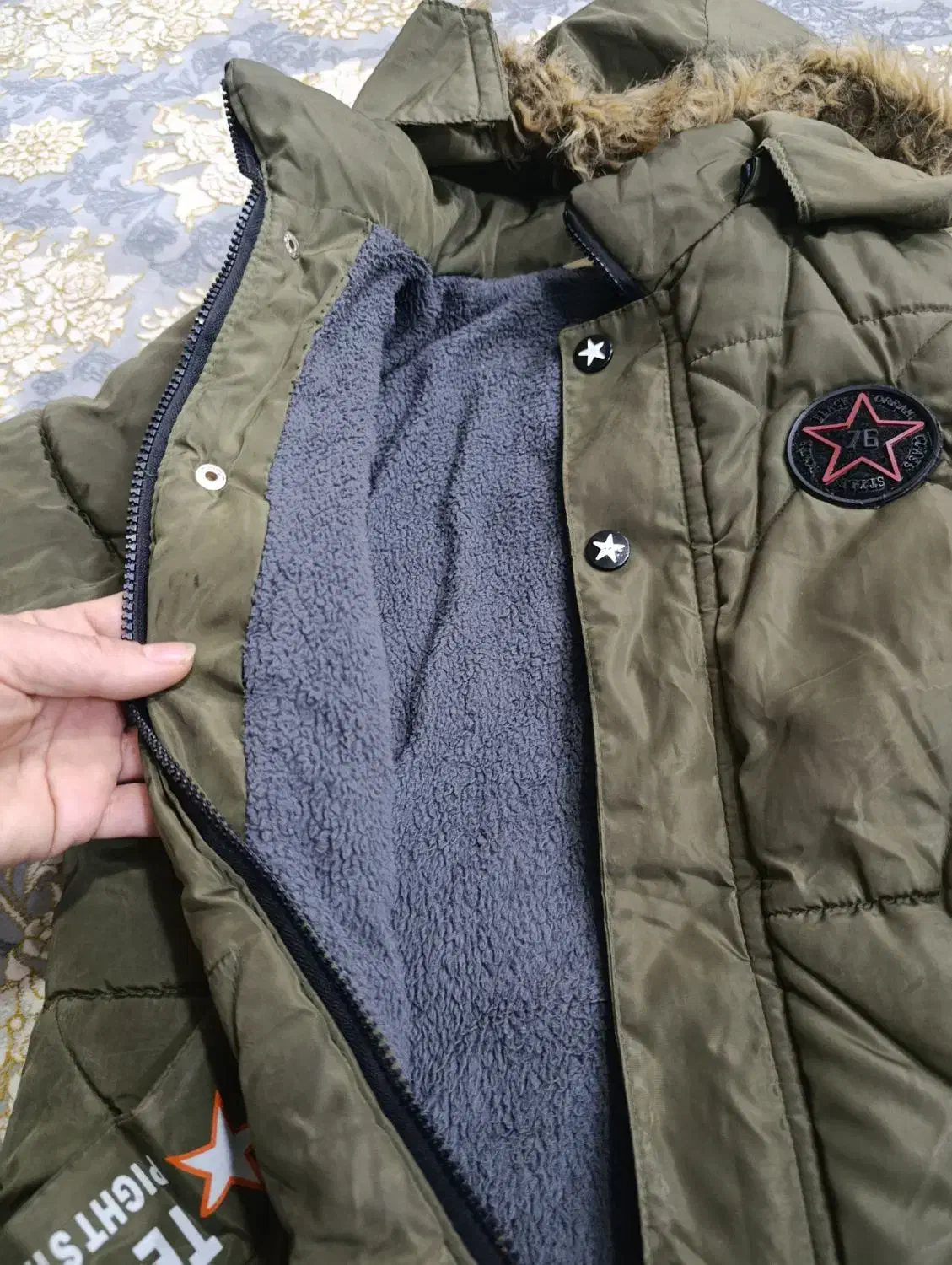 کاپشن|لباس|جوانرود, |دیوار