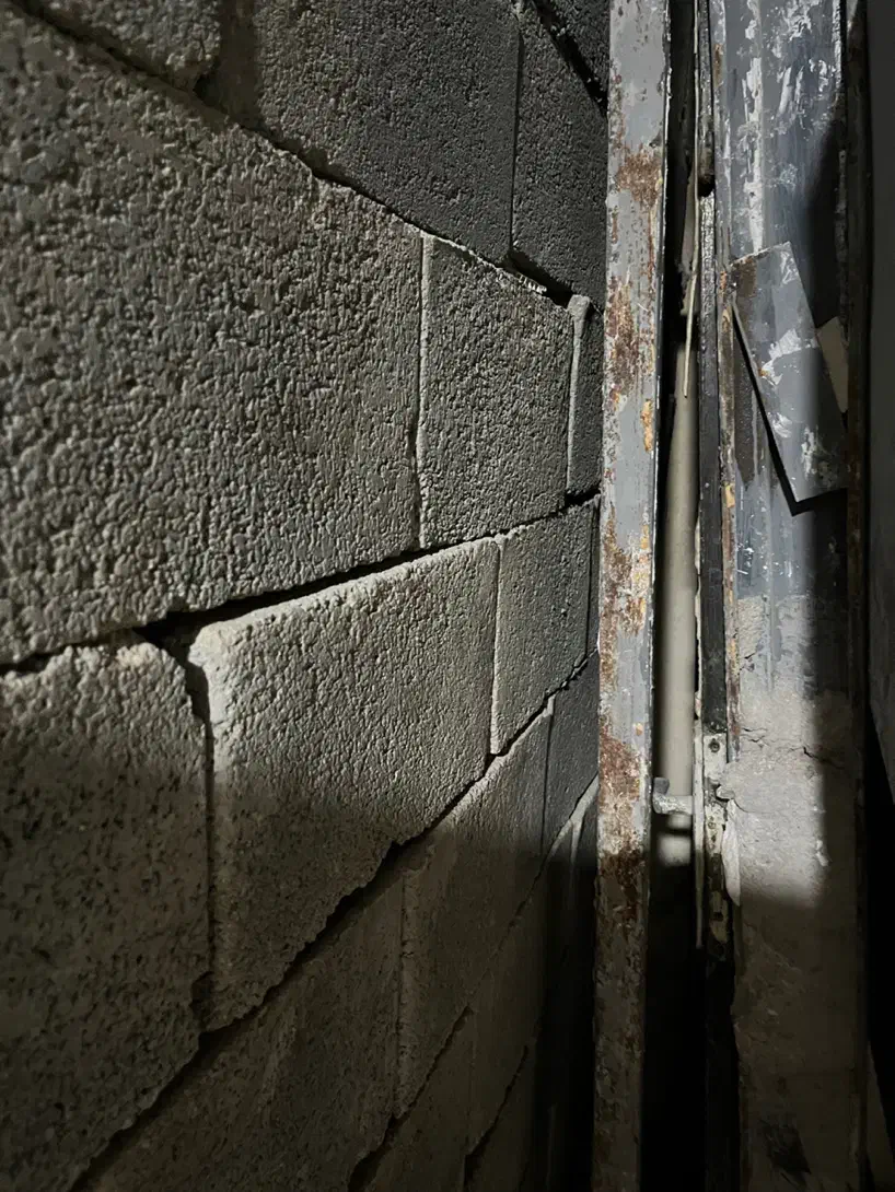 دربیکلنگهوپنجرهآهنی|مصالح و تجهیزات ساختمان|بندر دیر, |دیوار