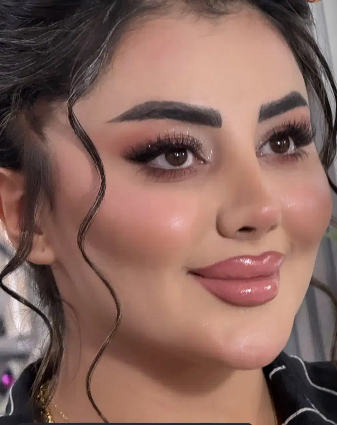 میکاپ و شنیون|خدمات آرایشگری و زیبایی|الیگودرز, |دیوار