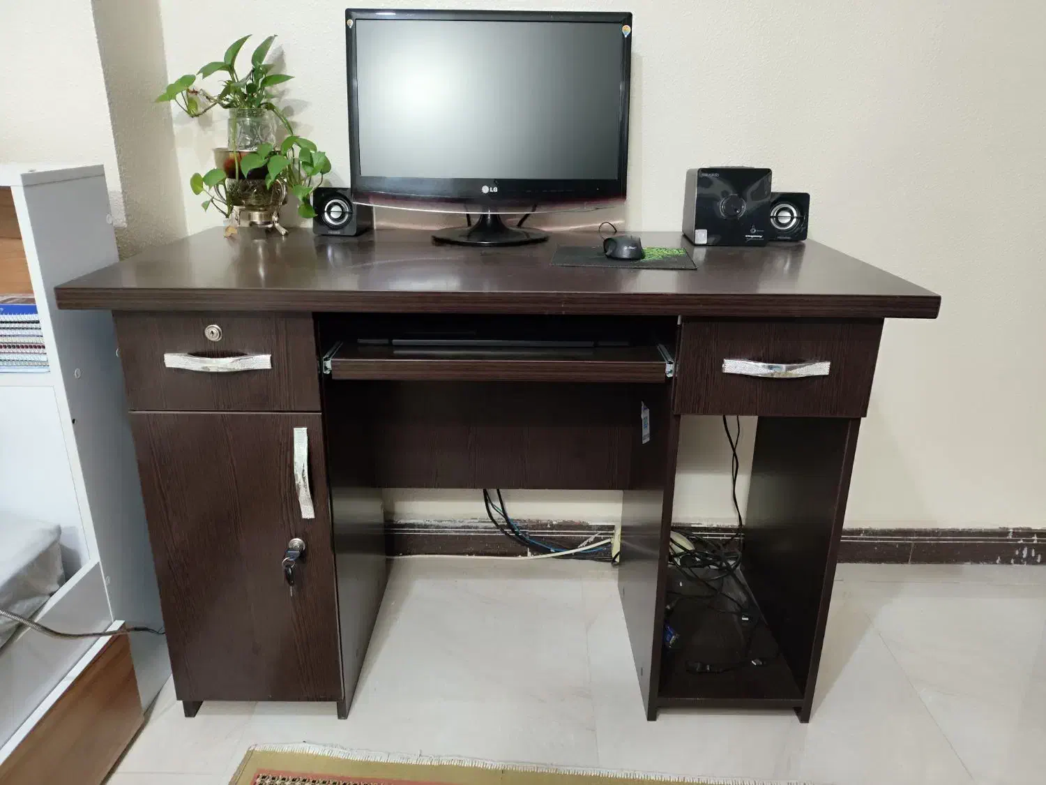 میز کامپیوتر|میز تحریر و کامپیوتر|شاهینشهر, خانه کارگر|دیوار