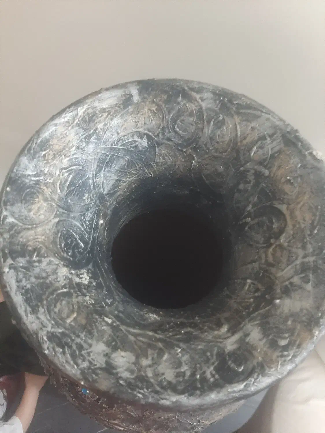 گلدان بزرگ|کلکسیون اشیاء عتیقه|کرج, دهقان ویلا|دیوار